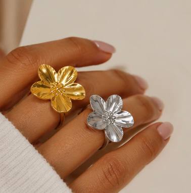 Bague Fleur Élégante