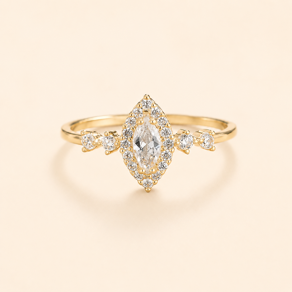 Bague Élégance Marquise en Zircon – Dorée et Raffinée