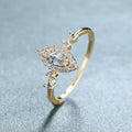 Bague Élégance Marquise en Zircon – Dorée et Raffinée