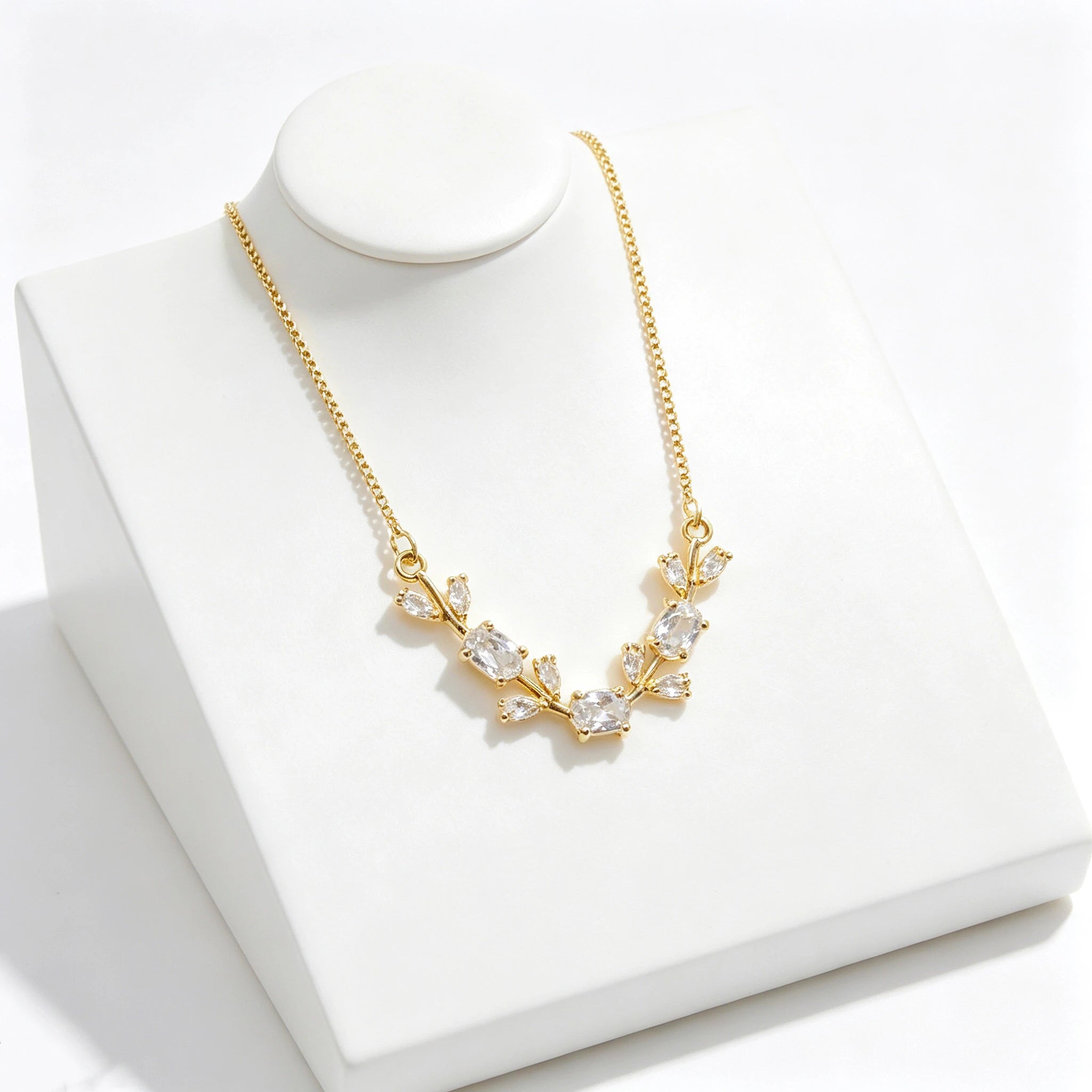 Collier Élégance Floral – Acier Inoxydable