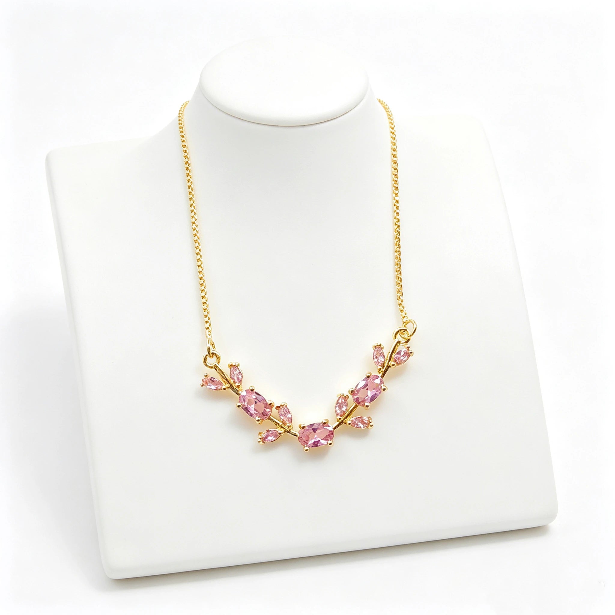 Collier Élégance Floral – Acier Inoxydable