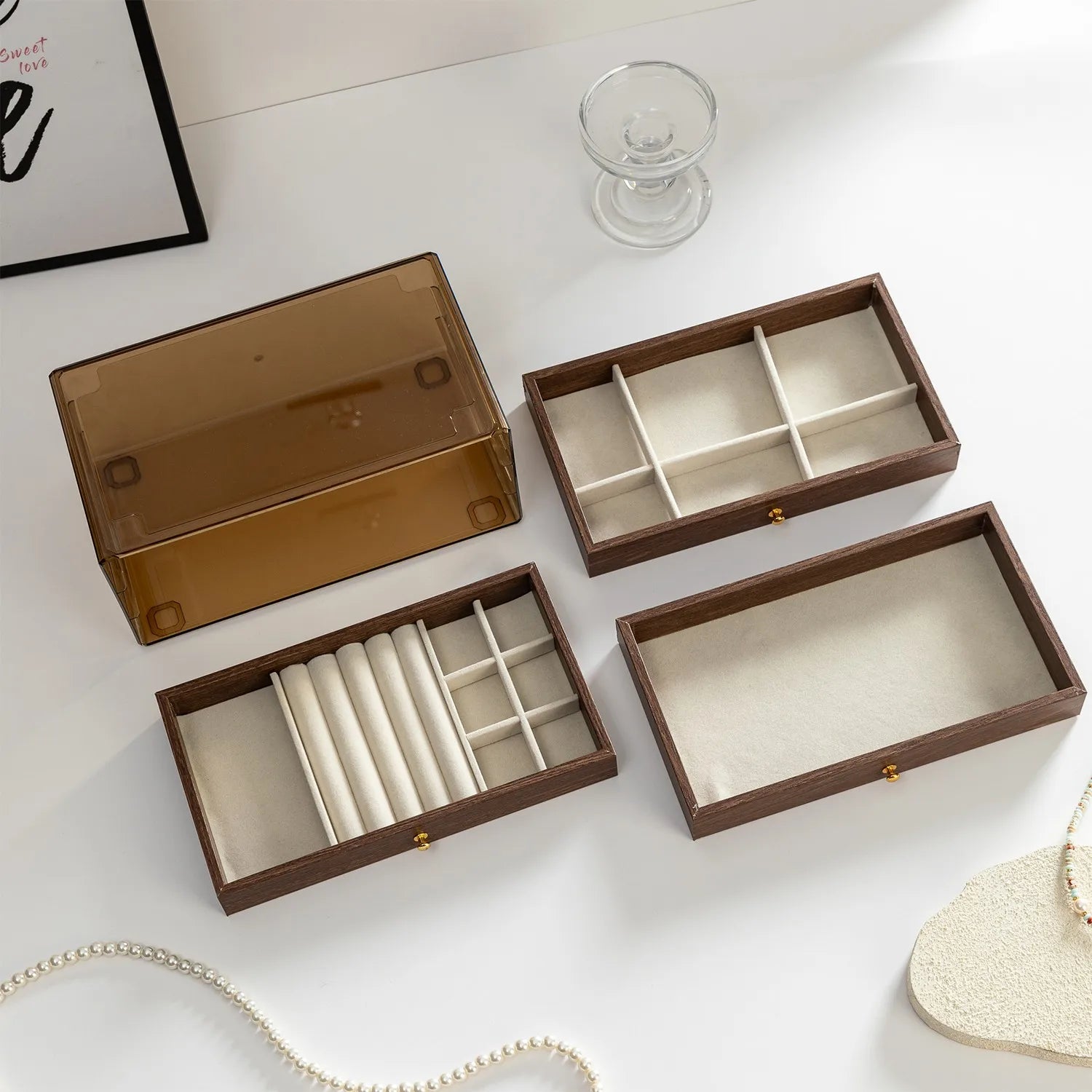 Boîte à bijoux en bois avec tiroirs