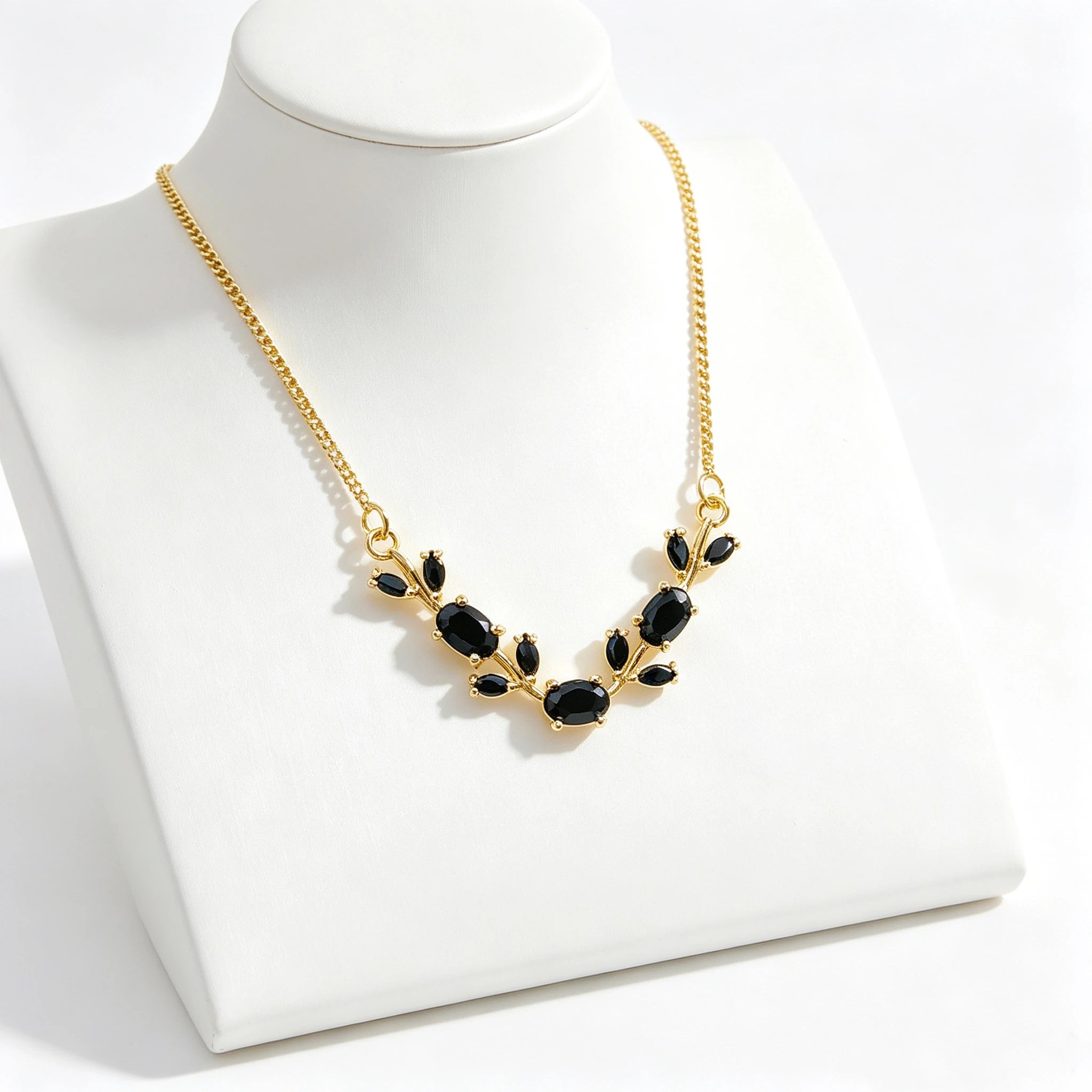 Collier Élégance Floral – Acier Inoxydable