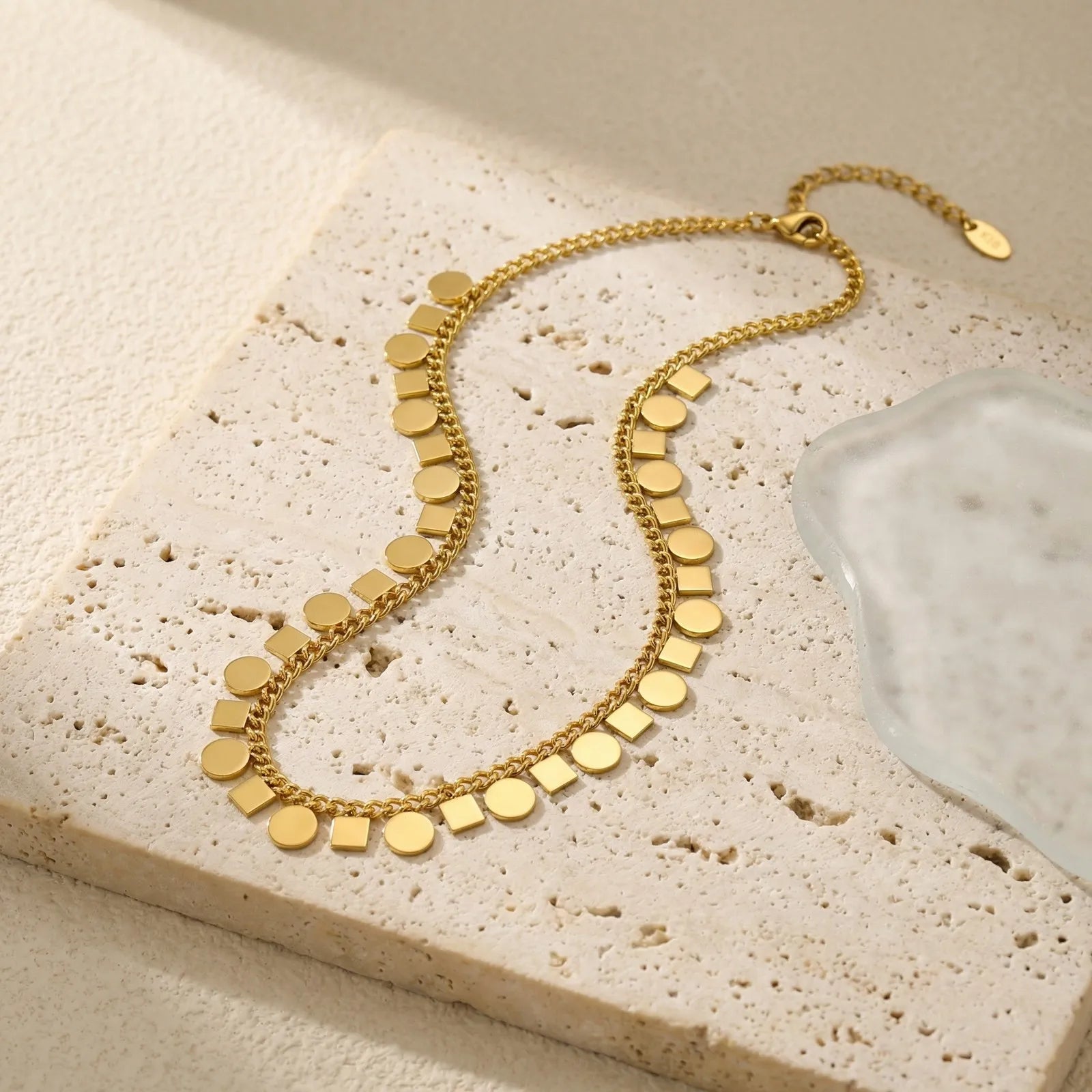 Collier Doré Élégance Intemporelle
