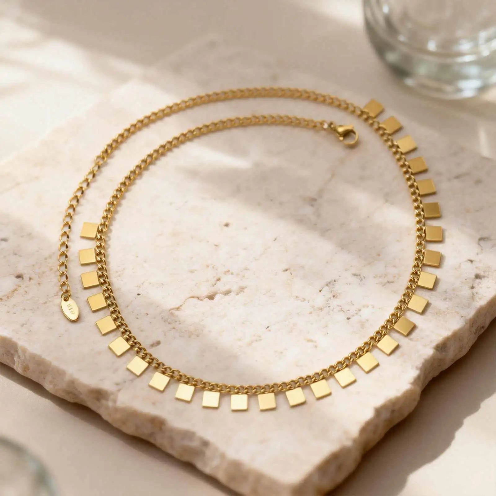 Collier Doré Élégance Intemporelle