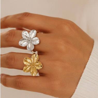 Bague Fleur Élégante